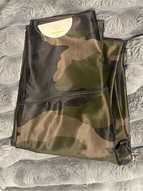 aerie Camo Leggings in Green, Brown, Black